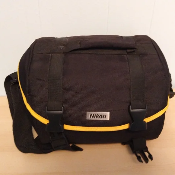 SOLD Nikon Camera Bag Padded Black - Picture 9 of 10